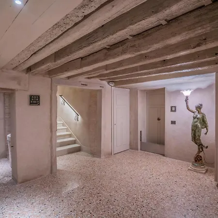 Corte Rubbi 5 Deluxe Studio-apartment 公寓